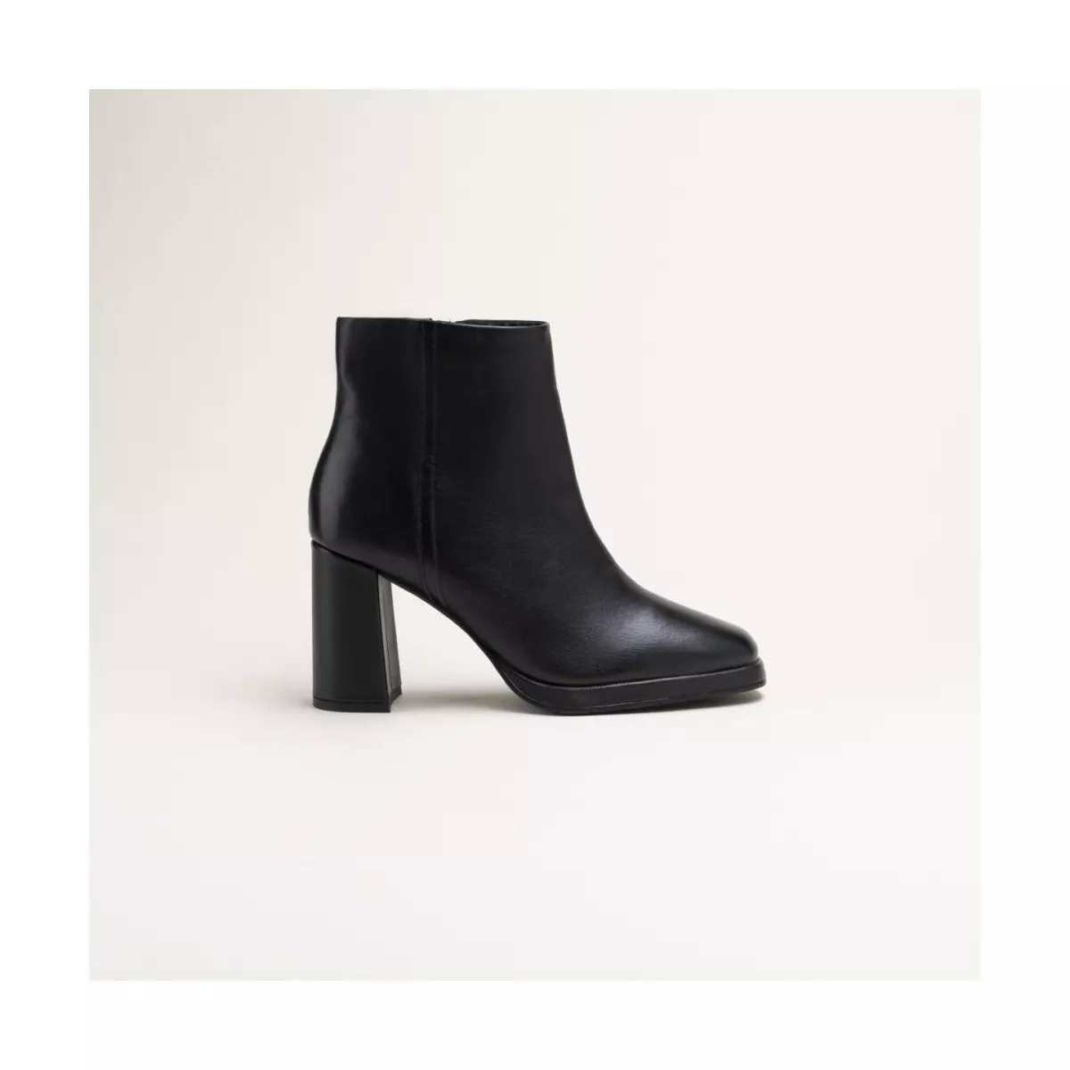 Black SAN MARINA ankle boots.