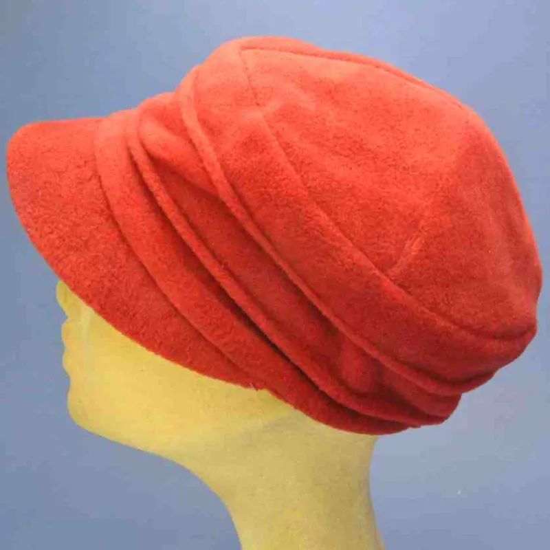 Casquette fashion en polaire couleur rubis | Chapeau pour femme