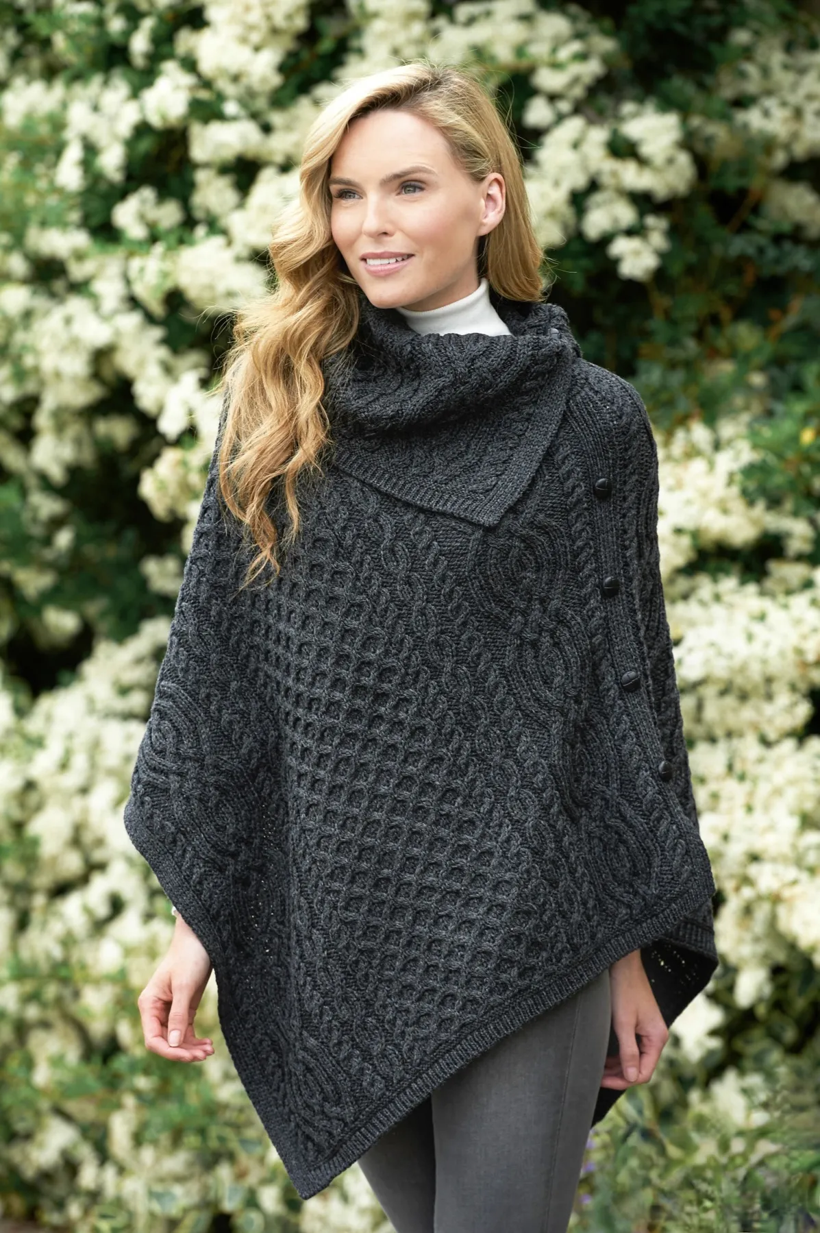 Poncho à grand col