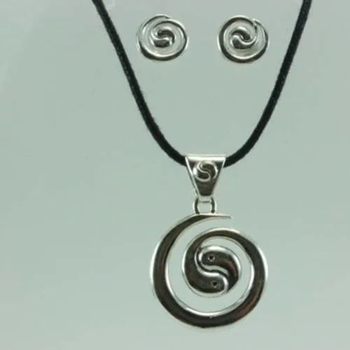 Yin Yang choker necklace, unisex silver pendant, elegant men's lace necklace, ethnic silver pendant.